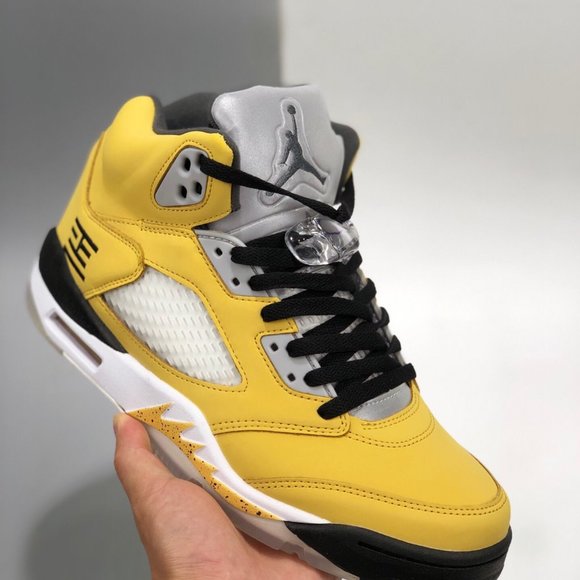 Athletic_Shoes